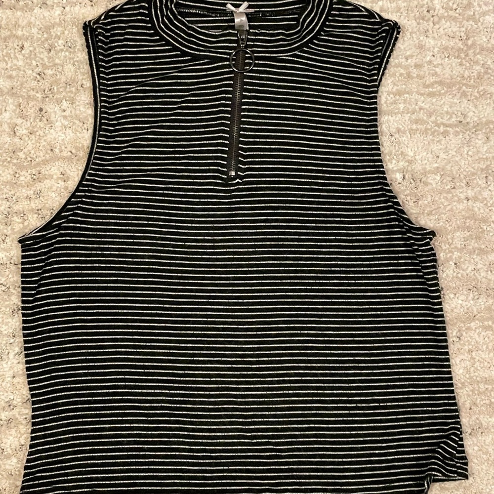 Women’s striped 1/4 zip sleeveless tank